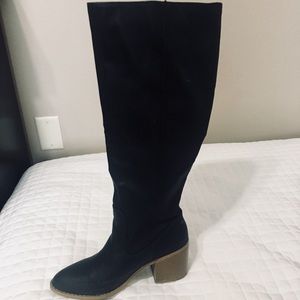 Black, To The Knee, High heeled Boots.